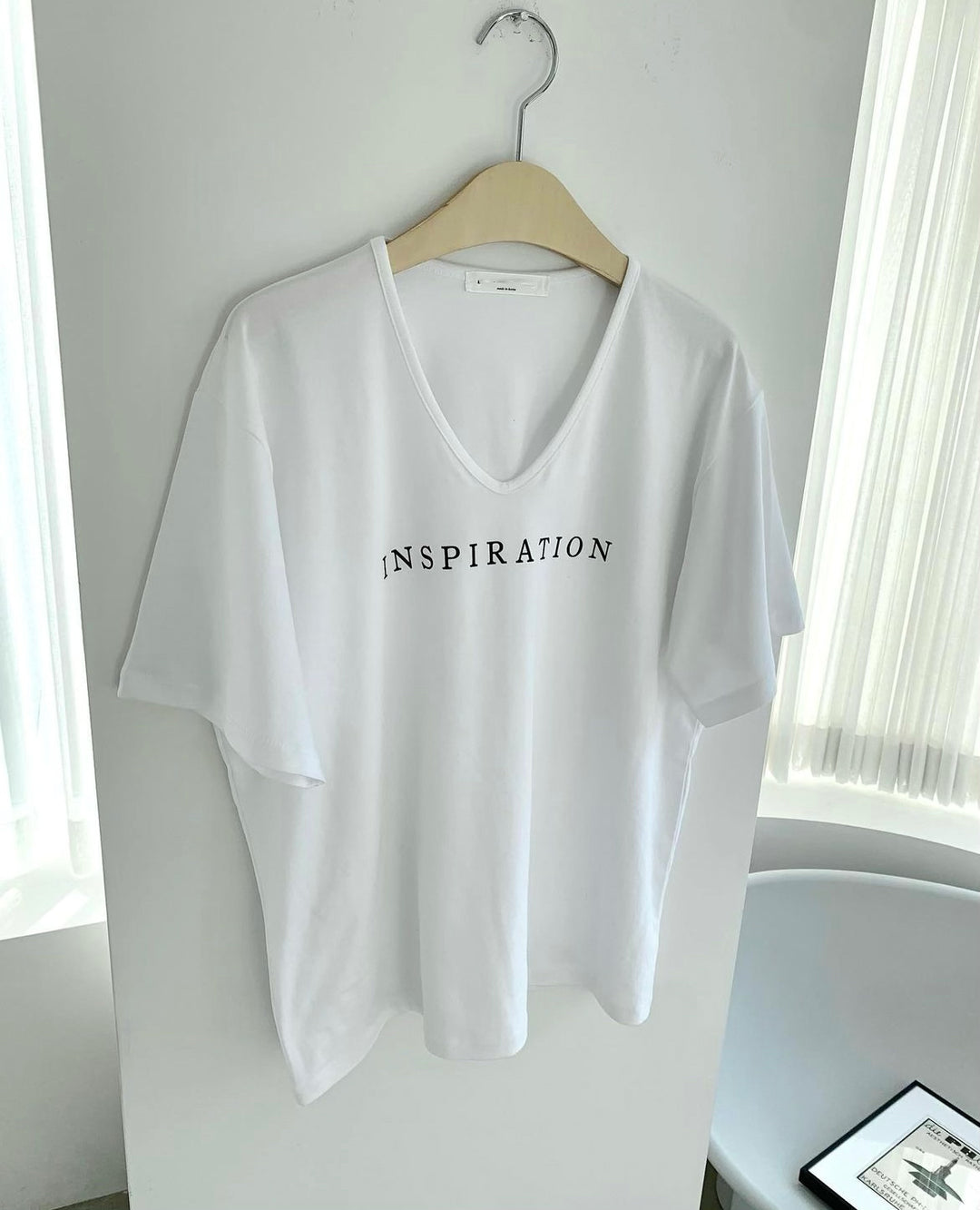 Inspo V-neck Lettering T-shirt