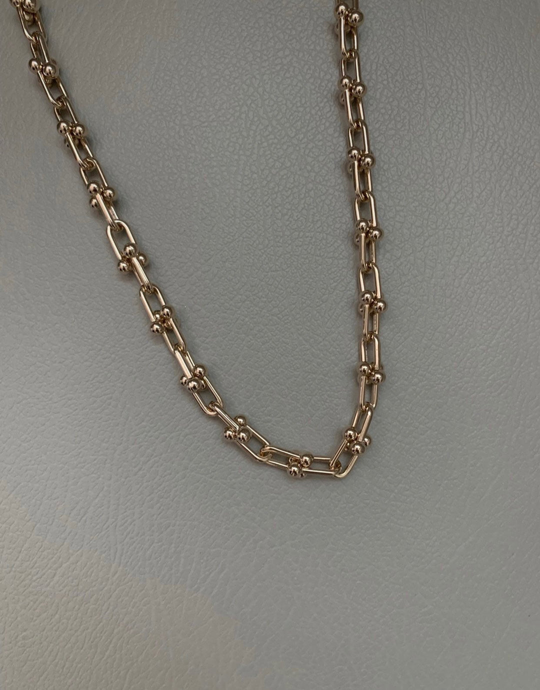 U Chain Necklace